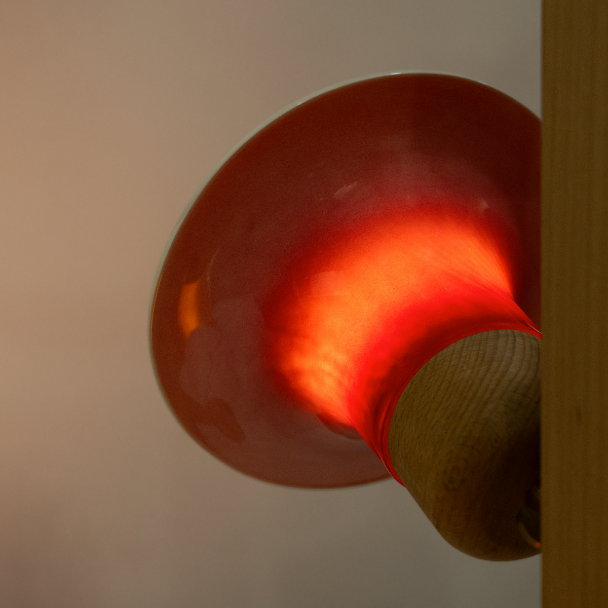 LOUDHAILER FLOOR LAMP