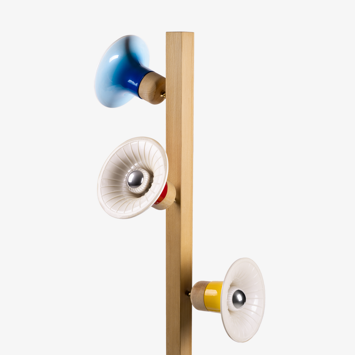 LOUDHAILER FLOOR LAMP